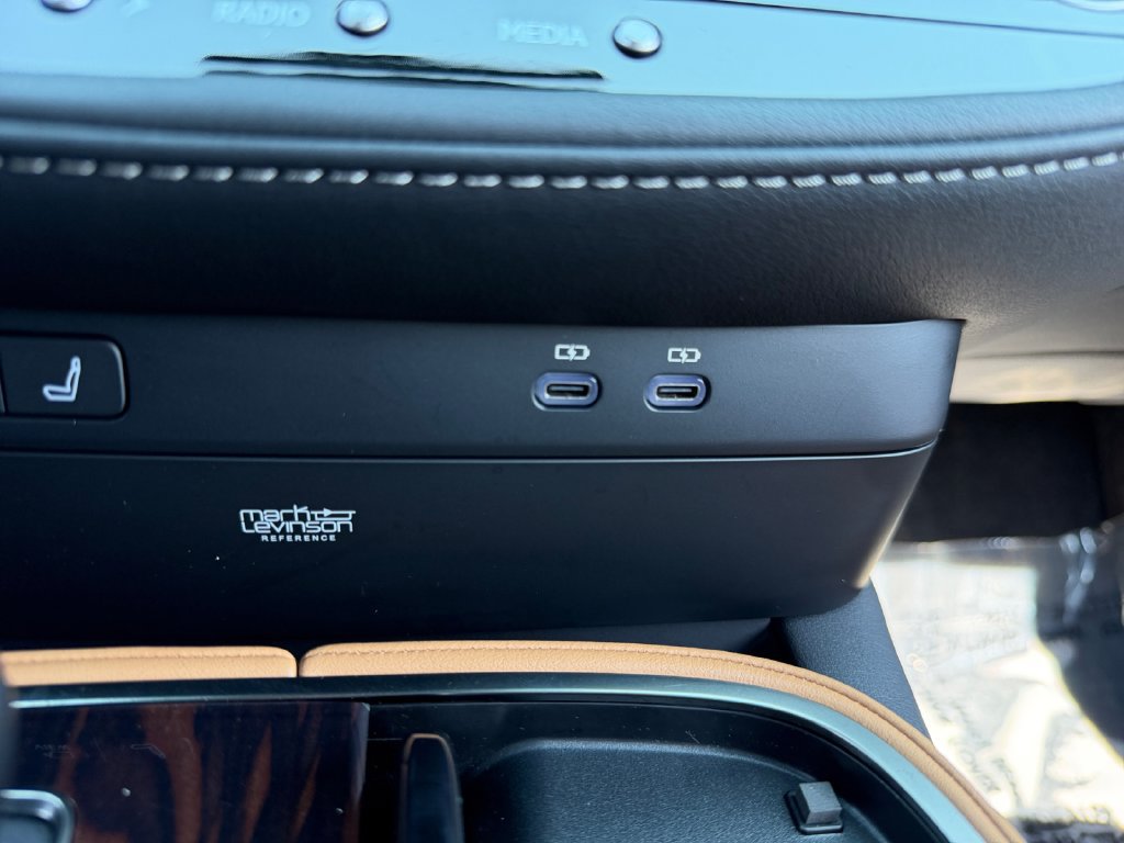 Used 2023 Lexus LS 500 AWD w/ Luxury Package image 24