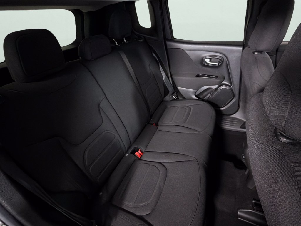 Used 2021 Jeep Renegade Latitude FWD image 29