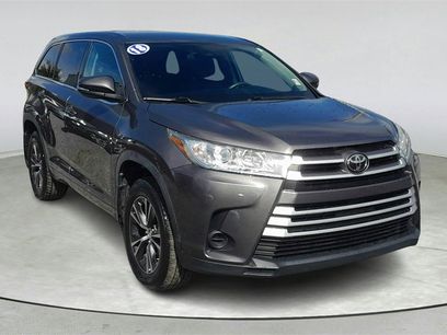 Used 2018 Toyota Highlander LE