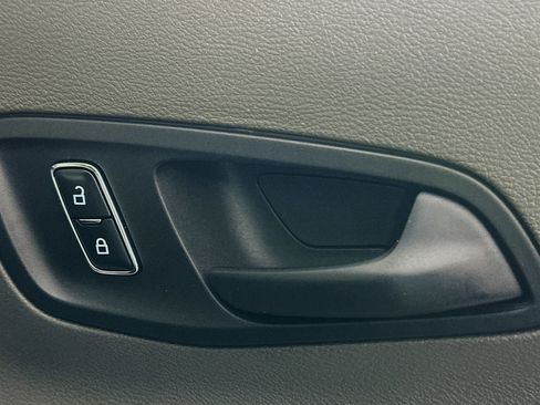 Used 2023 Ford Transit 350 XLT image 27