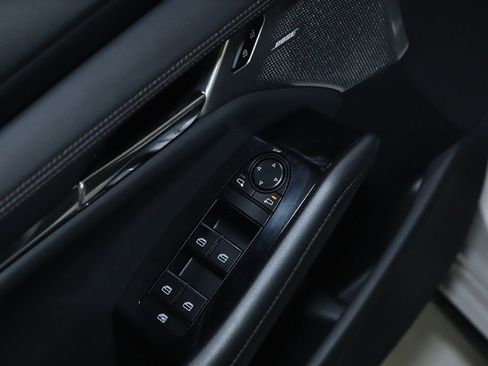 Used 2022 MAZDA MAZDA3 s image 16