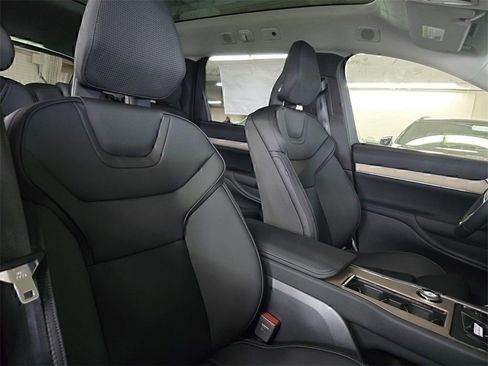 New 2025 Volvo EX90 Ultra image 16