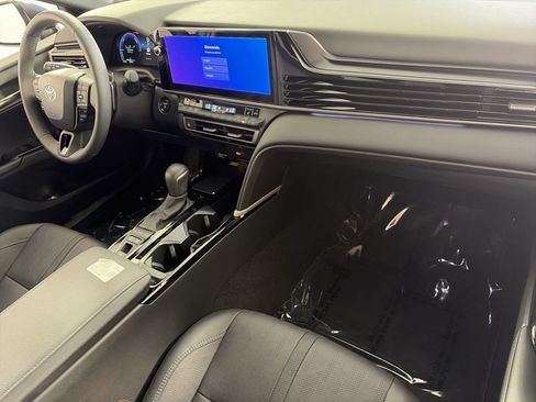 Used 2025 Toyota Camry XSE FWD image 25