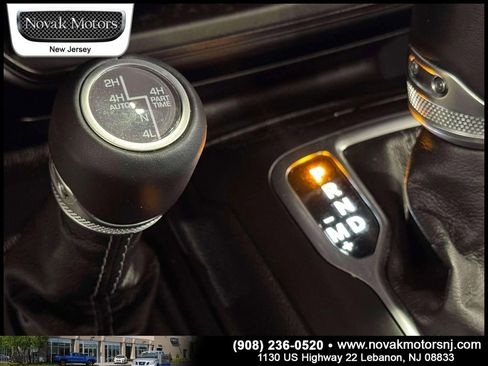 Used 2024 Jeep Wrangler Unlimited Sahara w/ Technology Group AWD/4WD image 29
