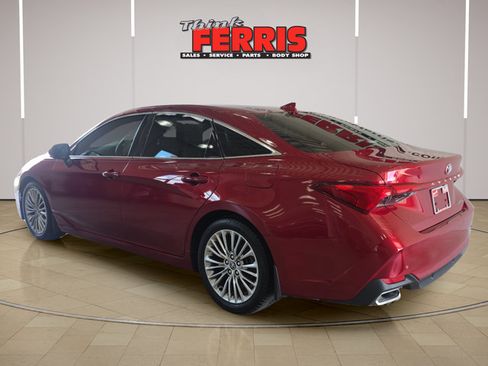 Used 2022 Toyota Avalon Limited w/ Advanced Safety Package FWD image 3