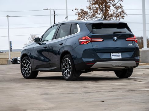 Certified 2025 BMW X3 xDrive30i image 3