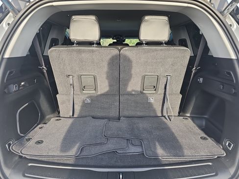 Used 2022 Jeep Grand Cherokee L Limited RWD image 13