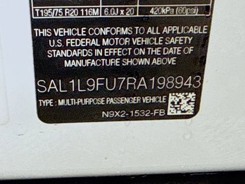 Certified 2024 Land Rover Range Rover Sport Dynamic SE image 33