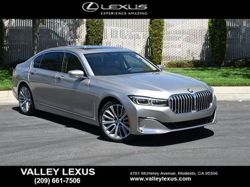 Used 2022 BMW 750i xDrive AWD/4WD image 1