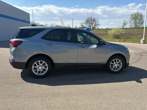 Used 2023 Chevrolet Equinox LS FWD image 6