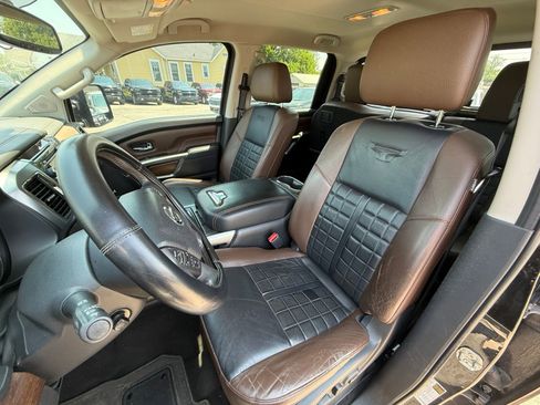 Used 2018 Nissan Titan Platinum Reserve w/ Platinum Utility Package AWD/4WD image 14