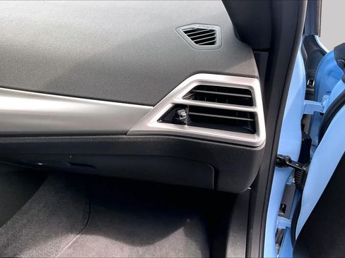 Used 2025 BMW M240i Coupe RWD image 19