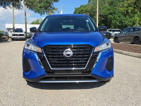 Certified 2025 Nissan Kicks Play S FWD image 3