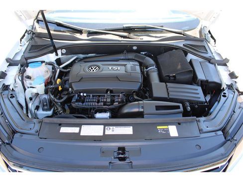 Used 2017 Volkswagen Passat 1.8T SE FWD image 30