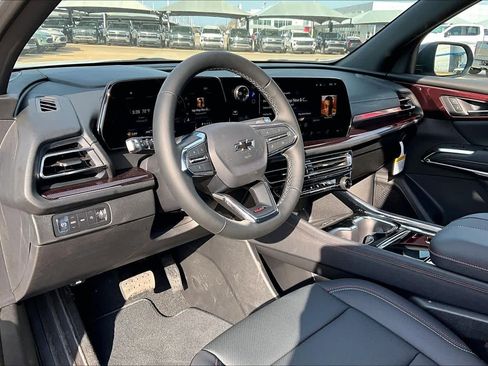 New 2026 Chevrolet Traverse Z71 w/ Driver Confidence Package image 9