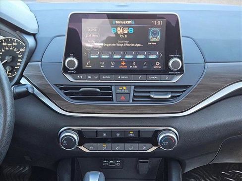 Used 2023 Nissan Altima 2.5 SV image 12