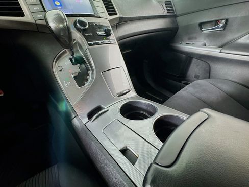 Used 2015 Toyota Venza LE FWD image 5