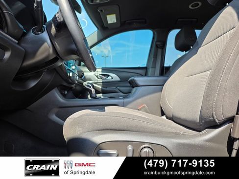 Used 2023 Chevrolet Traverse LT FWD image 11