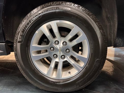 Used 2019 Chevrolet Suburban LS image 28