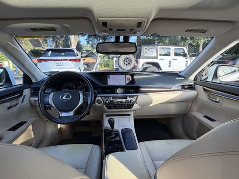 Used 2014 Lexus ES 350 w/ Luxury Package FWD image 35