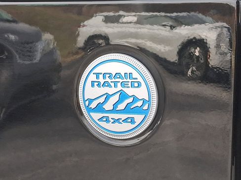 Used 2023 Jeep Wrangler Sahara image 30