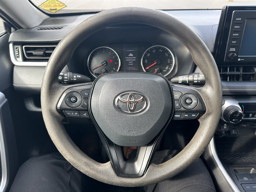 Used 2021 Toyota RAV4 XLE AWD/4WD image 16