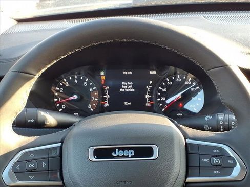 New 2026 Jeep Compass Latitude image 12