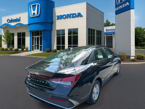 Used 2026 Hyundai Elantra SE FWD image 6