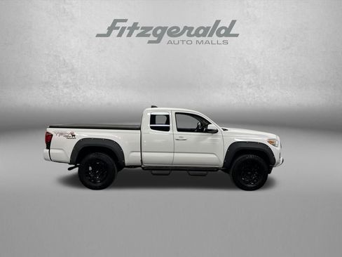 Used 2022 Toyota Tacoma SR w/ SR Convenience Package image 7