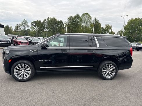 Used 2023 GMC Yukon XL Denali w/ Max Trailering Package image 2