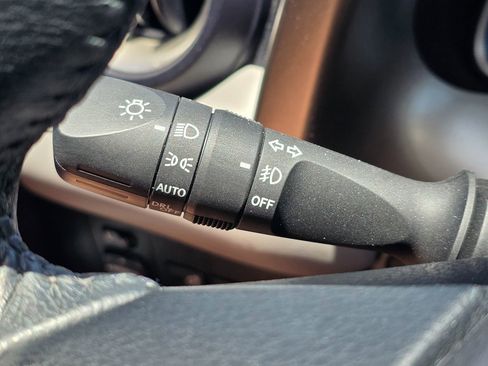 Used 2015 Toyota RAV4 Limited w/ Technology Package FWD image 47