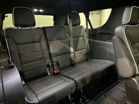 Used 2025 GMC Yukon XL AT4 Ultimate image 13