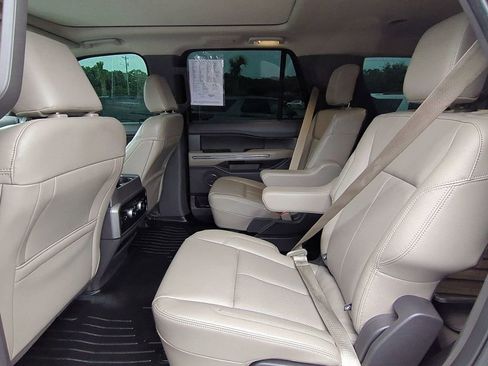 Used 2021 Ford Expedition XLT RWD image 14