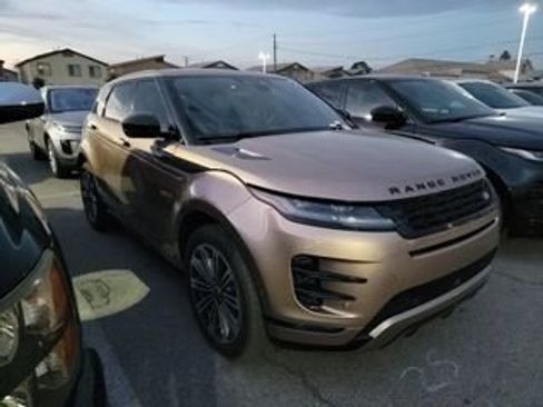 Used 2024 Land Rover Range Rover Evoque Dynamic SE image 11