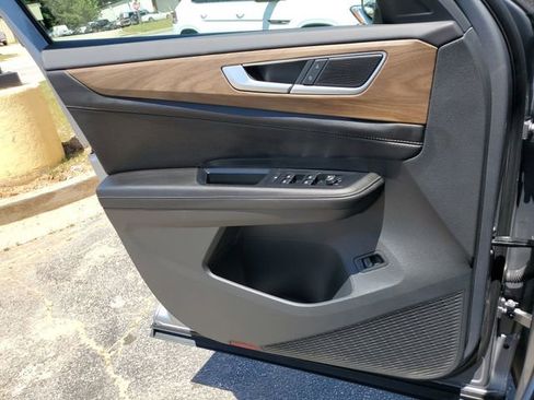 Certified 2025 Volkswagen Atlas SE w/ Panoramic Sunroof Package FWD image 29
