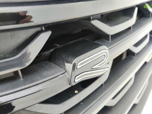 Used 2025 Volkswagen Atlas Cross Sport SEL Premium R-Line image 17