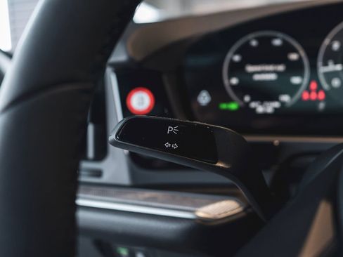 New 2025 Porsche Cayenne image 19