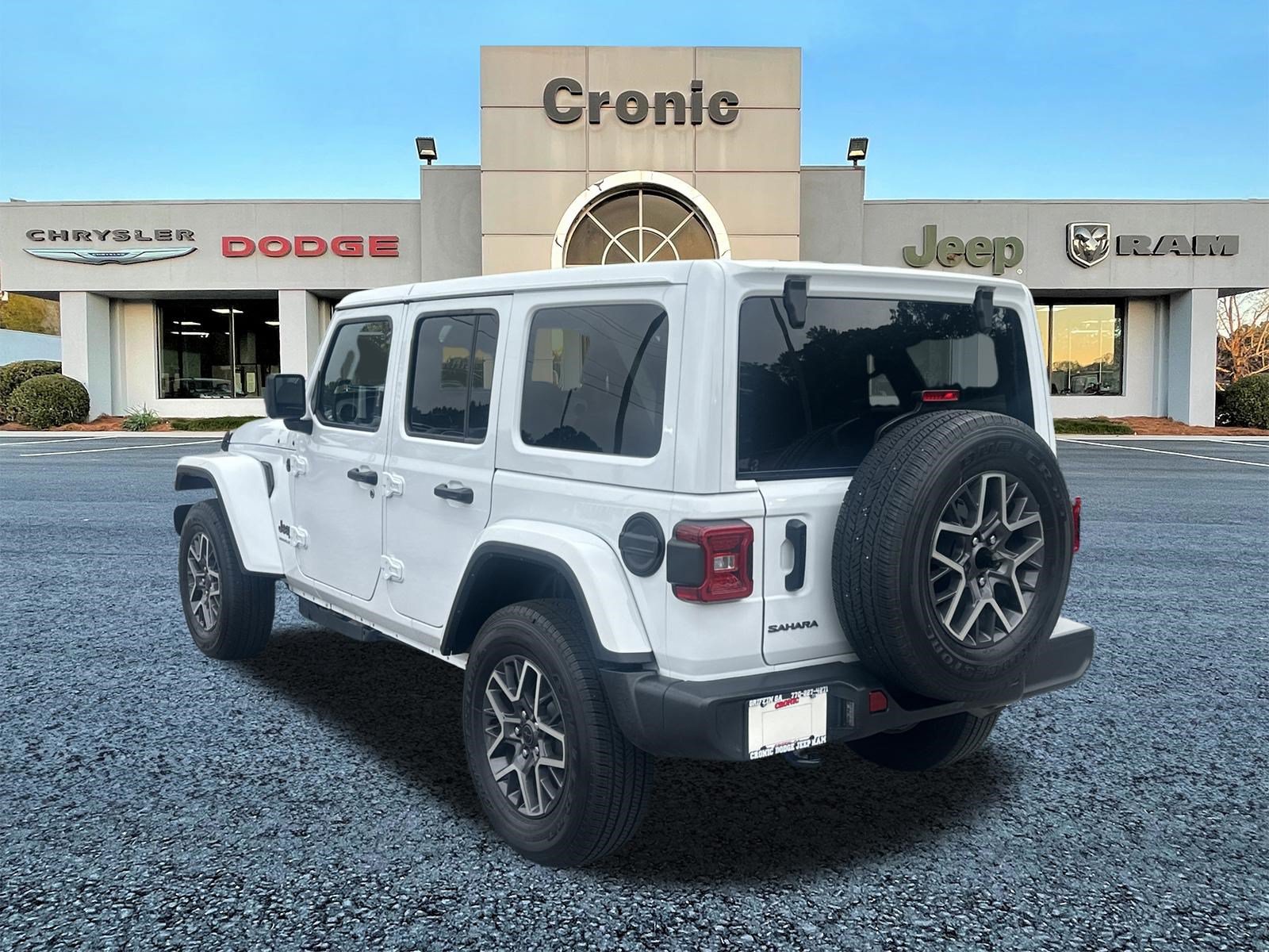 Used 2026 Jeep Wrangler Unlimited Sahara AWD/4WD image 5