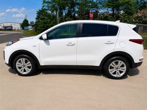 Used 2019 Kia Sportage LX AWD/4WD image 4