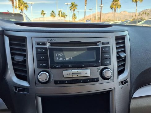 Used 2014 Subaru Outback 2.5i w/ Alloy Wheel Package image 3