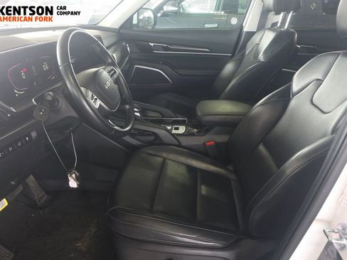 Used 2025 Kia Telluride S image 6