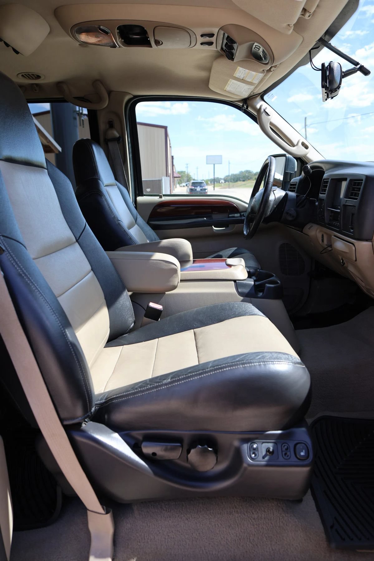 Used 2005 Ford Excursion Eddie Bauer AWD/4WD image 43