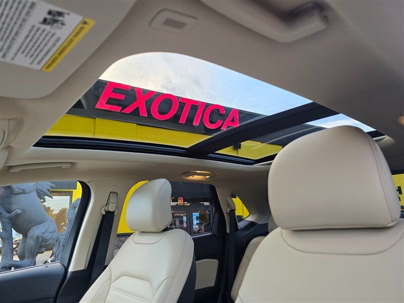 Used 2019 Ford Edge SEL w/ Equipment Group 201A AWD/4WD image 18