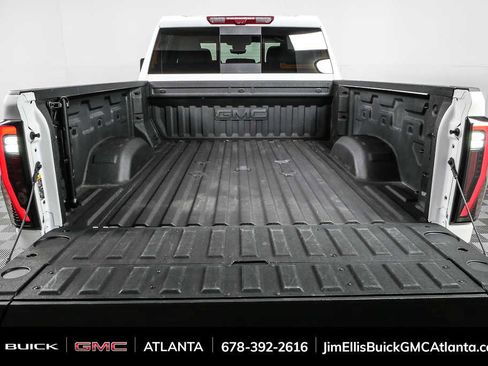 Used 2025 GMC Sierra 2500 AT4 w/ AT4 Premium Plus Package AWD/4WD image 31