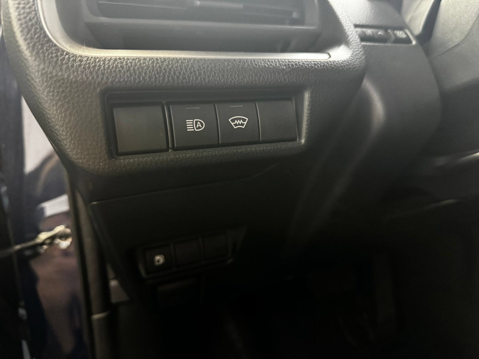 Used 2024 Toyota Prius LE FWD image 22