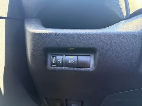 Used 2024 Toyota RAV4 LE AWD/4WD image 22