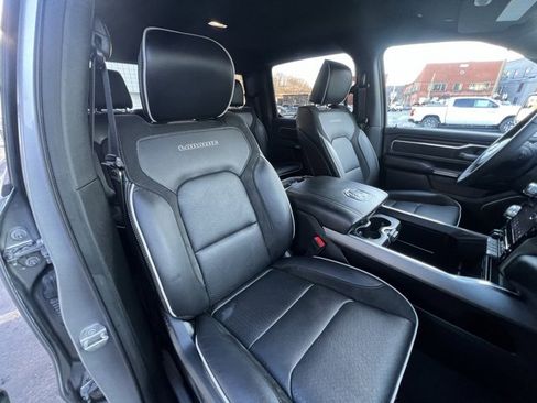 Used 2025 RAM 1500 Laramie image 15