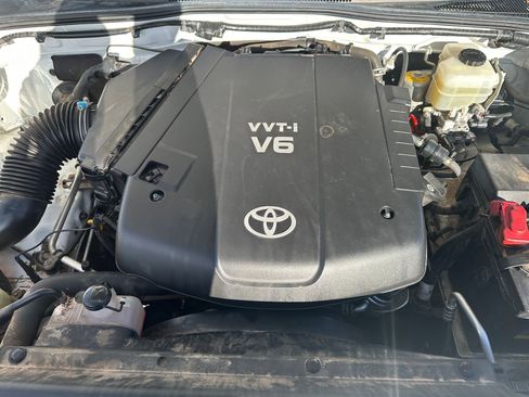 Used 2011 Toyota Tacoma 4x4 Double Cab image 30