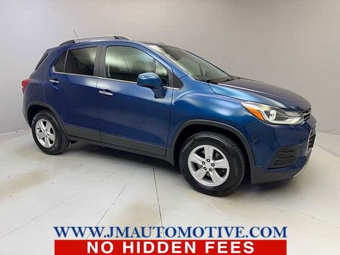 Used 2019 Chevrolet Trax LT w/ LT Convenience Package image 7