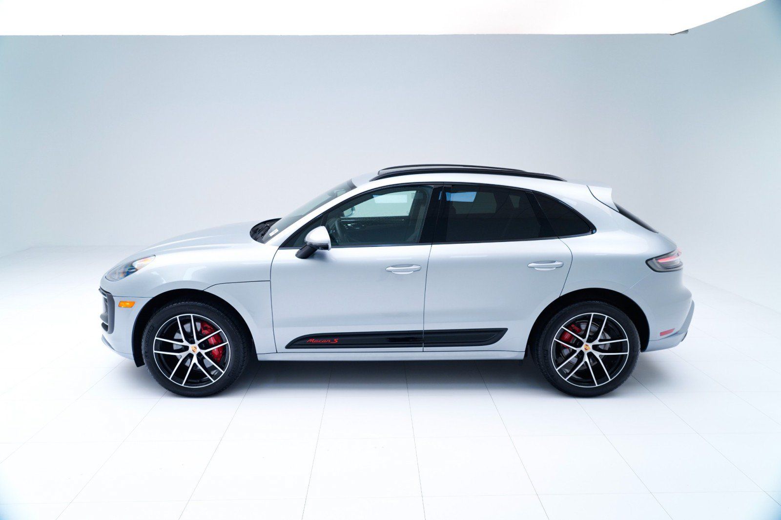 Used 2026 Porsche Macan S AWD/4WD image 2